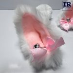 گوش و دم پشمی کلاه کاسکت زنگوله دار سفید صورتی - تصویر 2